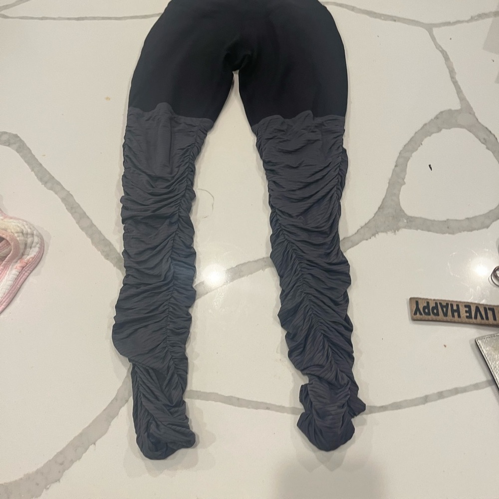 Beyond Yoga scrunch leggings size small